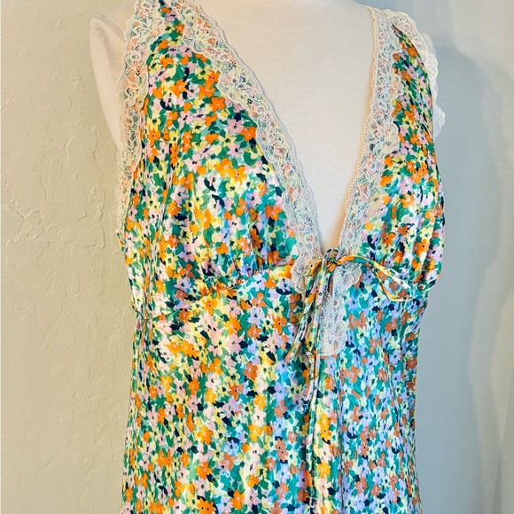 Wild Fable Multi Floral Print Empire Waist Satin Lace Trim Maxi Dress, Size XL - Picture 3 of 11